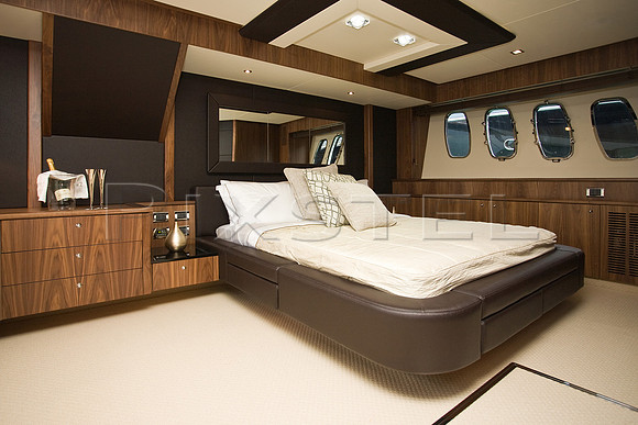 Sunseeker 86 Yacht
