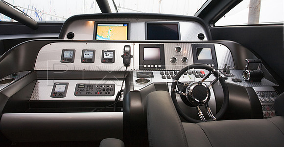Sunseeker Predator 84