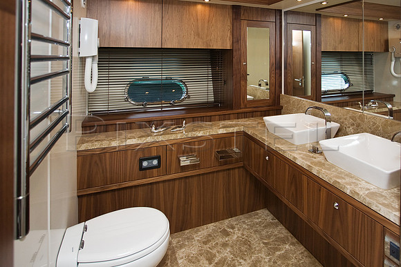 Sunseeker 86  Yacht