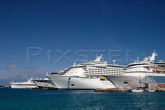 Cruise Ships, Nassau