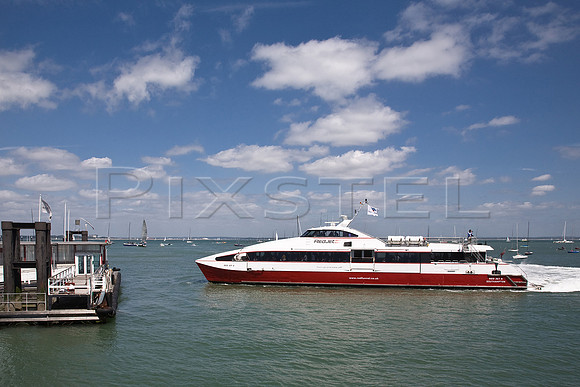 Red Jet 4