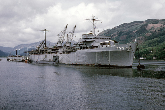 USS Simon Lake AS 33