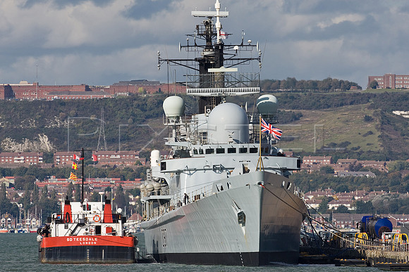 HMS Edinburgh Fueling
