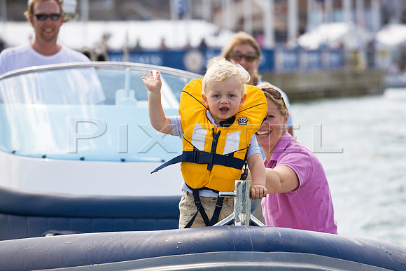 Cowes Spectator