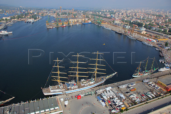 STS Mir in Varna