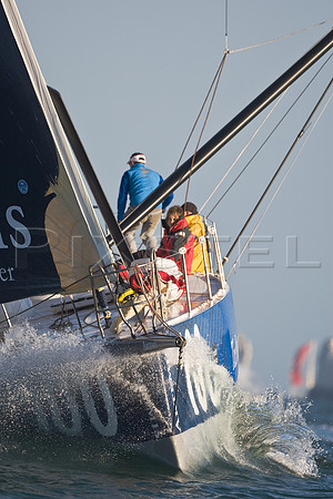 Artemis Round the Needles