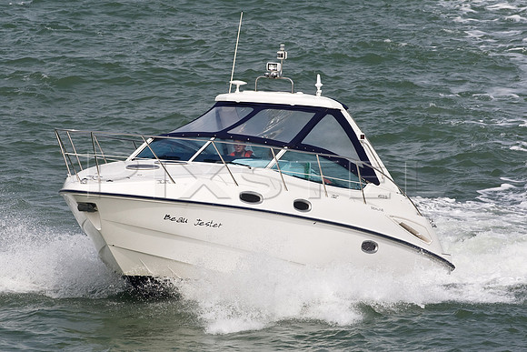 Sealine S29 'Beau Jester'