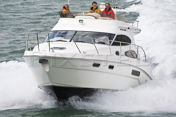 Sealine F37 Instant Karma
