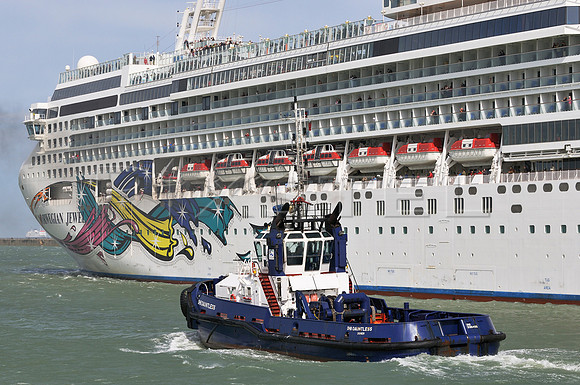 Norwegian Jewel in Dover