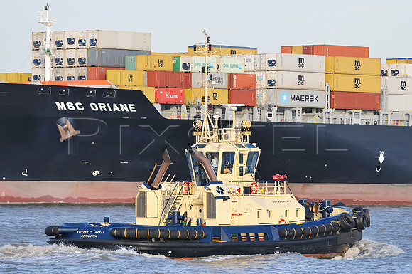 Svitzer Hardy & MSC Oriane