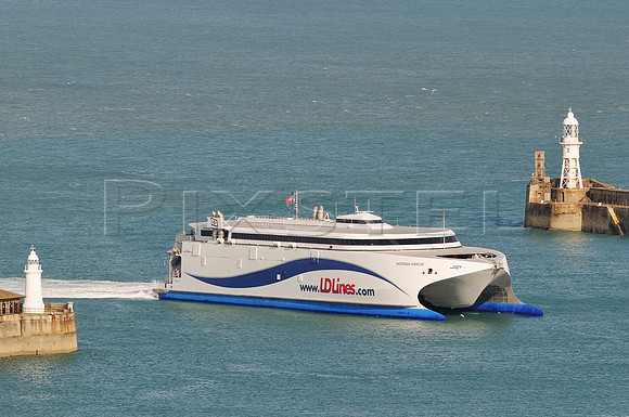 Norman Arrow Enters Dover
