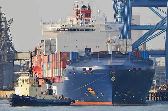 Tug with Fesco Diomid