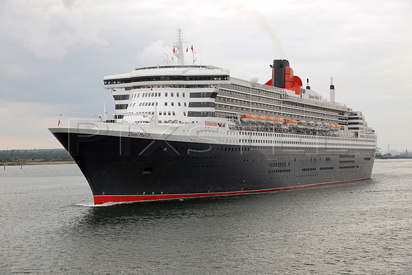 Queen Mary 2 Underway
