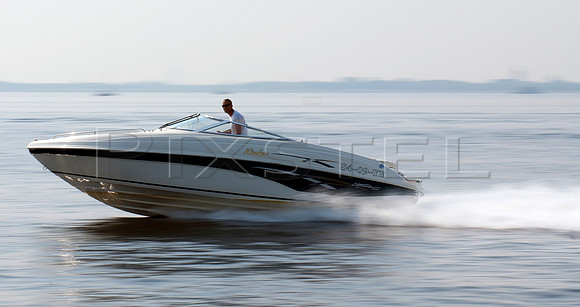Rinker Captiva 232