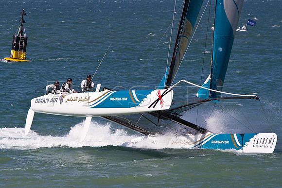 Oman Air on one Hull