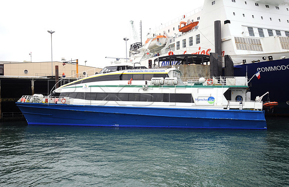 Catamaran Victor Hugo