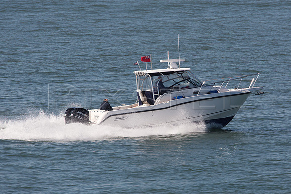 Boston Whaler Conquest