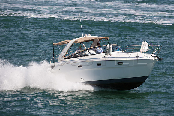 Bavaria Sport 34 'Hunros'