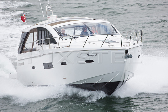 Sealine SC42 'Kariega III'