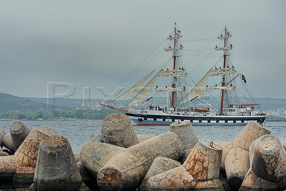 Brig 'Rah Naward'