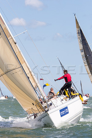 Sunfast 32 'Dabra'